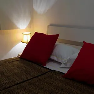 https://dimora-alla-maddalena-affitti-brevi-italia.hotelitalianriviera.com